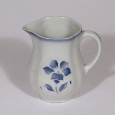 Arabia Nina kaadin, 0.5 l, suunnittelija , 0.5 l, pieni, puhalluskoriste, kukka-aihe