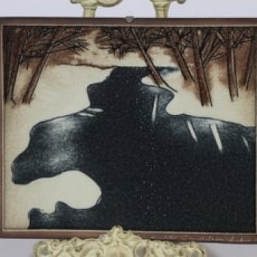 Arabia seinällaatta, Joki, suunnittelija Heljä Liukko-Sundström, Joki, serikuva, signeerattu, jokiaihe