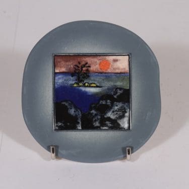 Arabia seinälaatta, Merimaisema, suunnittelija Heljä Liukko-Sundström, Merimaisema, pieni, serikuva