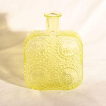 Riihimäen lasi Grapponia koristepullo, keltainen, suunnittelija Nanny Still,