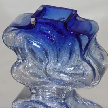 Kumela maljakko, signeerattu, suunnittelija Kaj Blomqvist, signeerattu