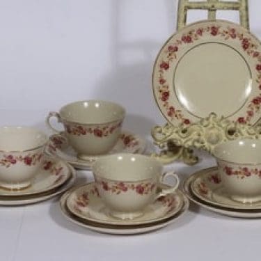 Arabia Anneli kahvikupit ja lautaset, 4 kpl, suunnittelija , siirtokuva, kukka-aihe