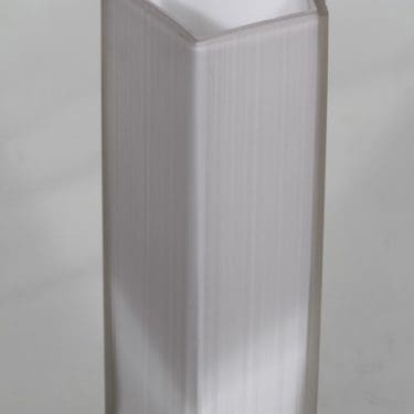 Iittala 3504 maljakko, valkoinen, suunnittelija Tapio Wirkkala,