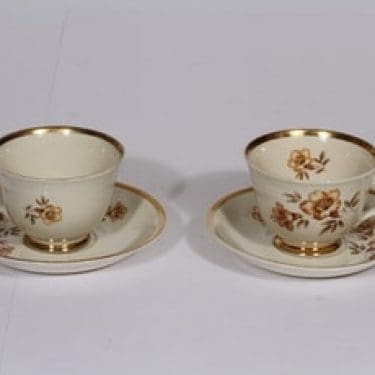 Arabia Myrna kahvikupit, 2 kpl, suunnittelija Olga Osol, serikuva, kukka-aihe