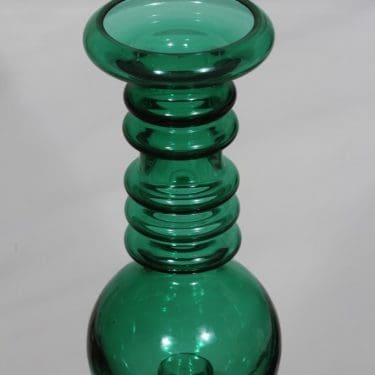 Riihimäen lasi Carmen kääntömaljakko, vihreä, suunnittelija Tamara Aladin,
