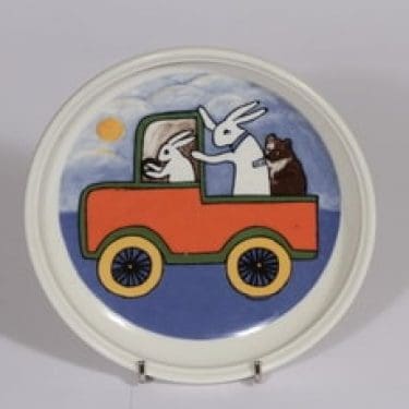 Arabia lasten lautanen, Matkalla maailmalle, suunnittelija Heljä Liukko-Sundström, Matkalla maailmalle, serikuva