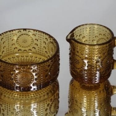 Riihimäen lasi Grapponia sokerikko ja kermakko, amber, suunnittelija Nanny Still,