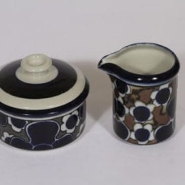 Arabia Saara sokerikko ja kermakko, sininen, suunnittelija Anja Jaatinen-Winquist, puhalluskoriste, retro