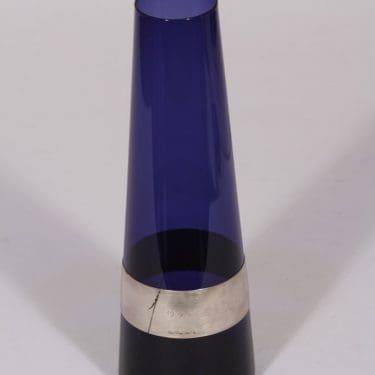 Nuutajärvi 1404 maljakko, SH 105, suunnittelija Saara Hopea, SH 105, käsinmaalattu, alpakkapanta