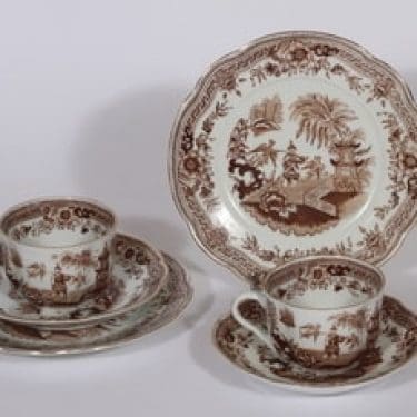 Arabia Singapore kahvikupit ja lautaset, ruskea, 2 kpl, suunnittelija , kuparipainokoriste, itämainen aihe