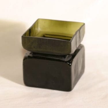 Riihimäen lasi Pala lasimaljakko, oliivinvihreä, suunnittelija Helena Tynell,