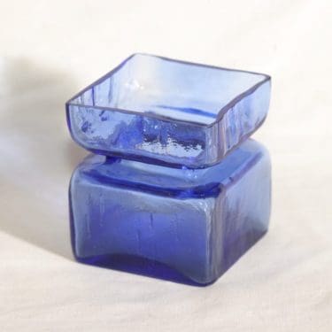 Riihimäen lasi Pala lasimaljakko, koboltinsininen, suunnittelija Helena Tynell,