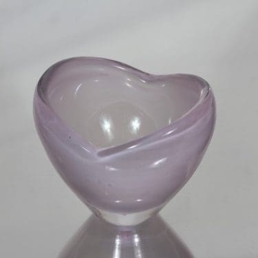 Iittala Hauenleuka taide-esine, vaalean punainen, suunnittelija Kaj Franck, signeerattu