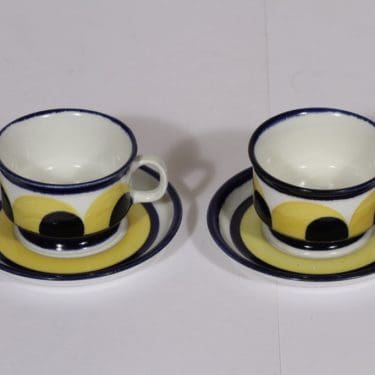 Arabia Paju mokkukupit, 10 cl, 2 kpl, suunnittelija Anja Jaatinen-Winquist, 10 cl, käsinmaalattu, signeerattu