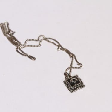 Turun Hopea kaulakoru, Slaavilainen koru, suunnittelija Pentti Sarpaneva, Slaavilainen koru, pieni, hopea