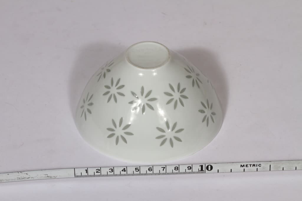 Arabia Lehti kulho, valkoinen, suunnittelija Friedl Holzer-Kjellberg, pieni, riisiposliini, massasigneerattu kuva 2