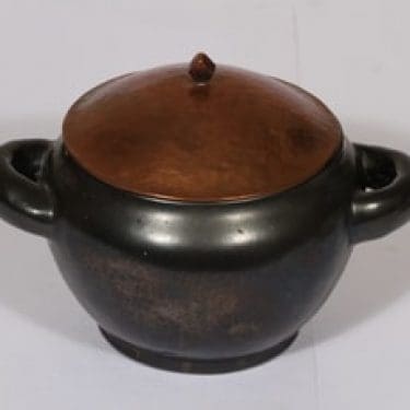 Savitorppa kulho, musta lasite, suunnittelija , kuparikansi