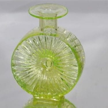 Riihimäen lasi Aurinkopullo koristepullo, koko 2/4, suunnittelija Helena Tynell, koko 2/4