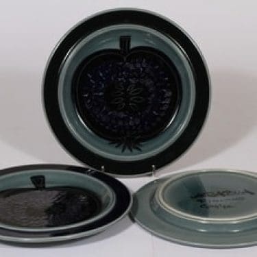 Arabia Fructus lautaset, käsinmaalattu, 3 kpl, suunnittelija Gunvor Olin-Grönqvist, käsinmaalattu, pieni, signeerattu, retro