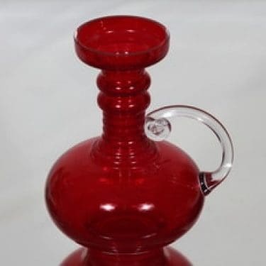 Riihimäen lasi Kleopatra maljakko, rubiininpunainen, suunnittelija Tamara Aladin,