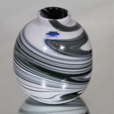 Nuutajärvi Marmori maljakko, suunnittelija Kerttu Nurminen, pieni, signeerattu