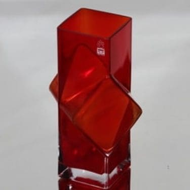 Riihimäen lasi Pablo maljakko, rubiininpunainen, suunnittelija Erkkitapio Siiroinen,