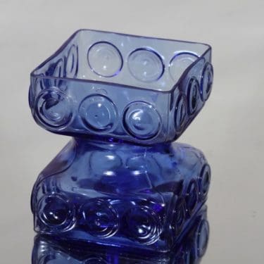 Riihimäen lasi Kehrä kääntömaljakko, sininen, suunnittelija Tamara Aladin,