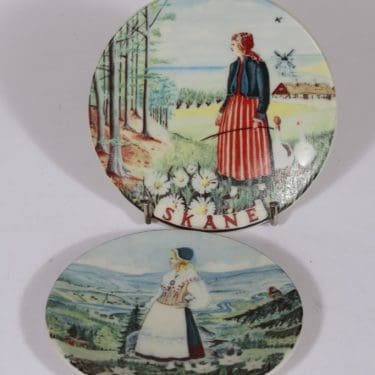 Arabia koristelautaset, 2 kpl, suunnittelija , pieni, serikuva