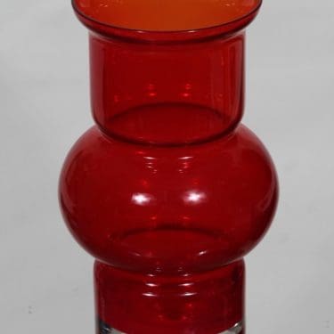 Riihimäen lasi Tuulikki maljakko, punainen, suunnittelija Tamara Aladin,