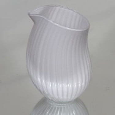 Iittala kaadin, valkoinen, suunnittelija Kati Tuominen-Niittylä. Gluck!, pieni