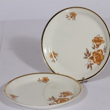 Arabia Myrna leivoslautaset, 2 kpl, suunnittelija Olga Osol, serikuva, kukka-aihe, kullattu