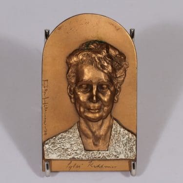 Tillander pronssiveistos, signeerattu, suunnittelija Eila Hiltunen, signeerattu, pieni