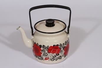 Finel Ruusu kahvipannu, 1 l, suunnittelija Esteri Tomula, 1 l, serikuva, kukka-aihe