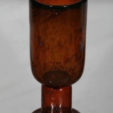 Nuutajärvi pokaali, signeerattu, suunnittelija Heikki Orvola, signeerattu