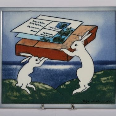 Arabia seinälaatta, Smart more, suunnittelija Heljä Liukko-Sundström, Smart more, serikuva, jänisaihe