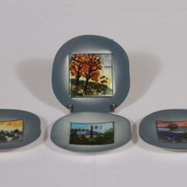 Arabia seinälaatat, 4 kpl, suunnittelija Heljä Liukko-Sundström, pieni, serikuva