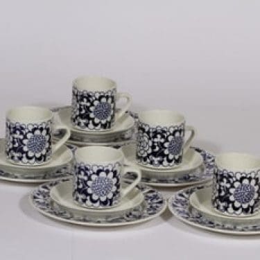 Arabia Gardenia kahvikupit ja leivoslautaset, 5 kpl, suunnittelija Esteri Tomula, serikuva
