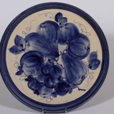 Savitorppa vati, käsinmaalattu, suunnittelija Garizim Hansen, käsinmaalattu, signeerattu