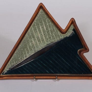 Arabia seinälaatta, käsinmaalattu, suunnittelija Brita Heilimo, käsinmaalattu, signeerattu, kala-aihe