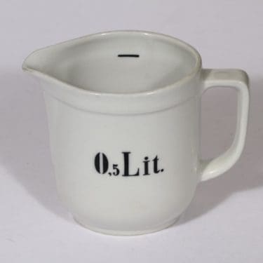 Arabia tekstikuvio mittakaadin, 0.5 l, suunnittelija , 0.5 l, painokoriste