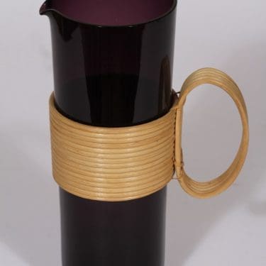 Nuutajärvi kaadin, 1 l, suunnittelija Kaj Franck, lila, rottinkikahva