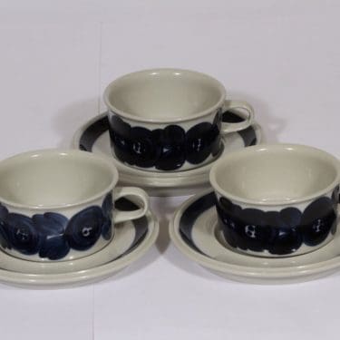 Arabia Anemone teekupit, käsinmaalattu, 3 kpl, suunnittelija Ulla Procope, käsinmaalattu, signeerattu