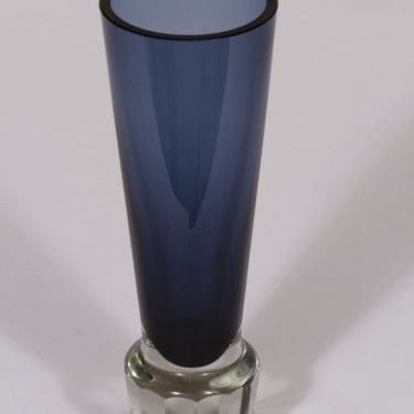 Nuutajärvi maljakko, sininen, suunnittelija Unto Suominen, signeerattu