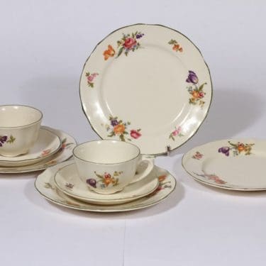 Arabia Kesäkukka kahvikupit ja lautaset, 2 kpl, suunnittelija , siirtokuva