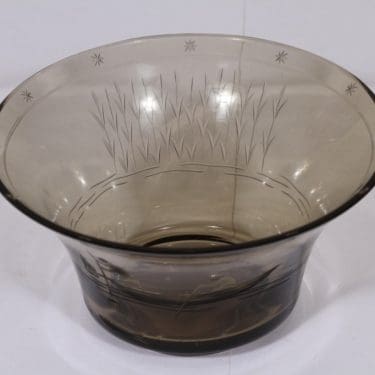 Karhula malja, signeerattu, suunnittelija Göran Hongell, signeerattu, hiottu, kalastaja-aihe