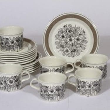 Arabia Krokus kahvikupit ja leivoslautaset, mustavalkoinen, 6 kpl, suunnittelija Esteri Tomula, serikuva, kukka-aihe