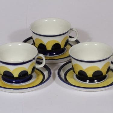 Arabia Paju teekupit, käsinmaalattu, 3 kpl, suunnittelija , käsinmaalattu, signeerattu, retro