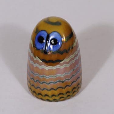 Nuutajärvi koristelintu, Pikkupöllö, suunnittelija Oiva Toikka, Pikkupöllö, signeerattu