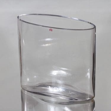 Iittala Ovalis maljakko, 1 l, suunnittelija Tapio Wirkkala, 1 l, signeerattu