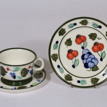 Arabia Palermo teekuppi ja lautanen, käsinmaalattu, suunnittelija , käsinmaalattu, signeerattu